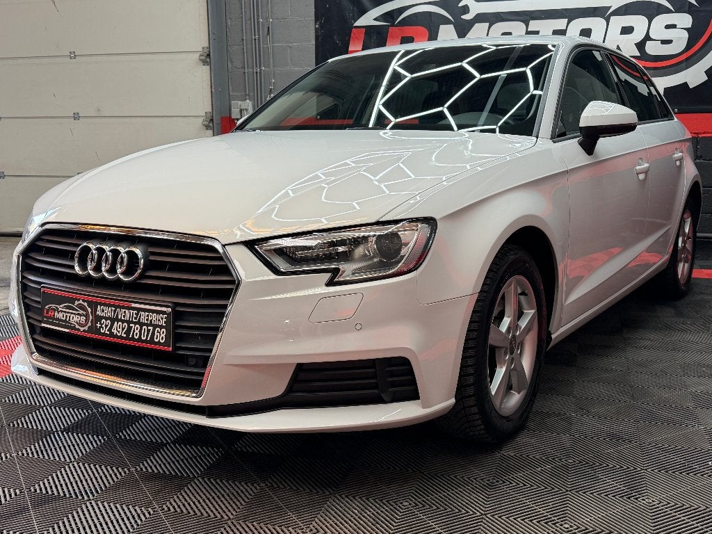 ** Audi A3 sportback//50.000km//garantie**, Voorwielaandrijving, Navigatiesysteem, Wit, Bedrijf