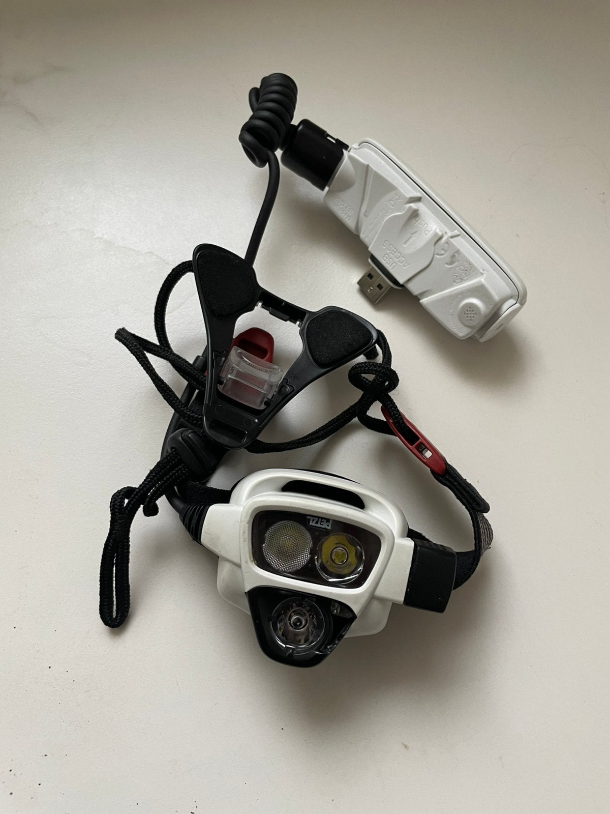 Lampe frontale Petzel, Caravanes & Camping, Enlèvement, Utilisé