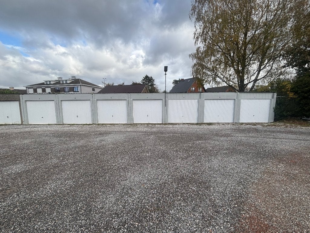 Garage 20m2 à louer Trazegnies (Lieu sécurisé), Immo, Garages en Parkeerplaatsen, Charleroi