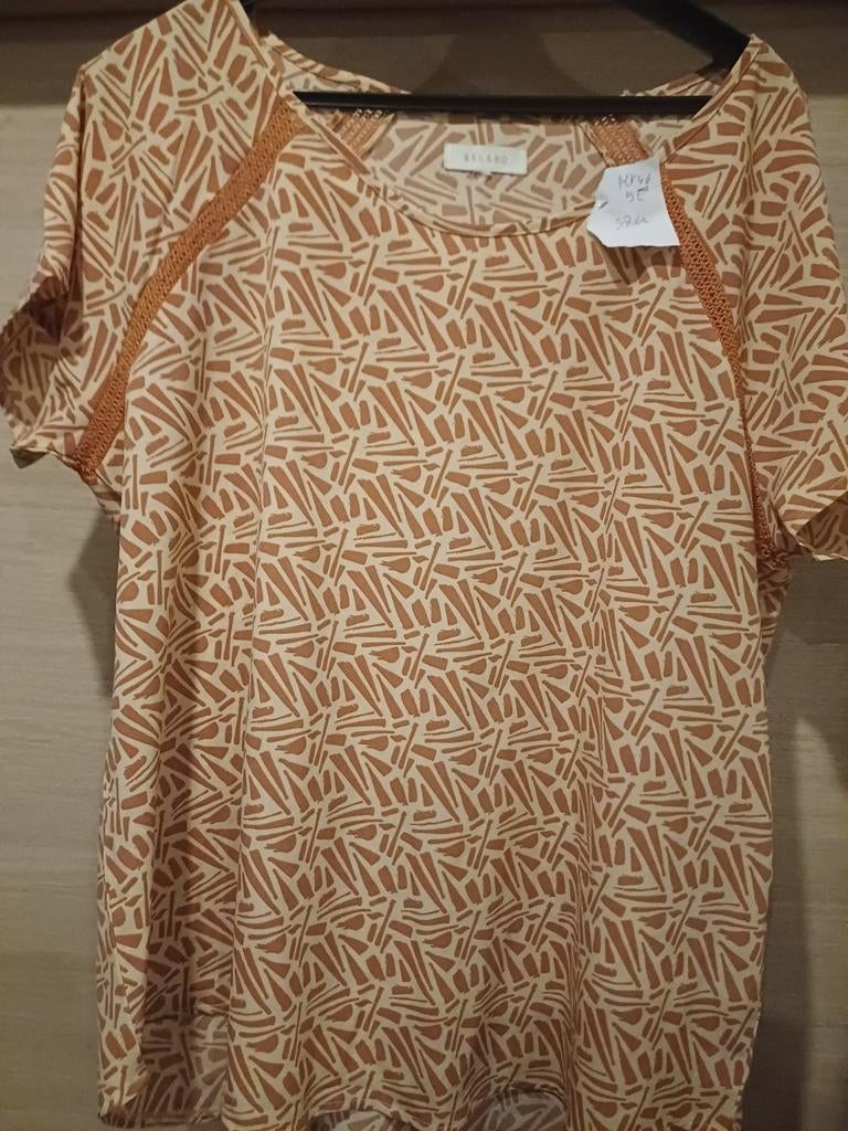 Bel&Bo bloesje cremekl/ lichtbruin Mt 46, Kleding | Dames, Blouses en Tunieken, Bruin, Ophalen of Verzenden, Zo goed als nieuw