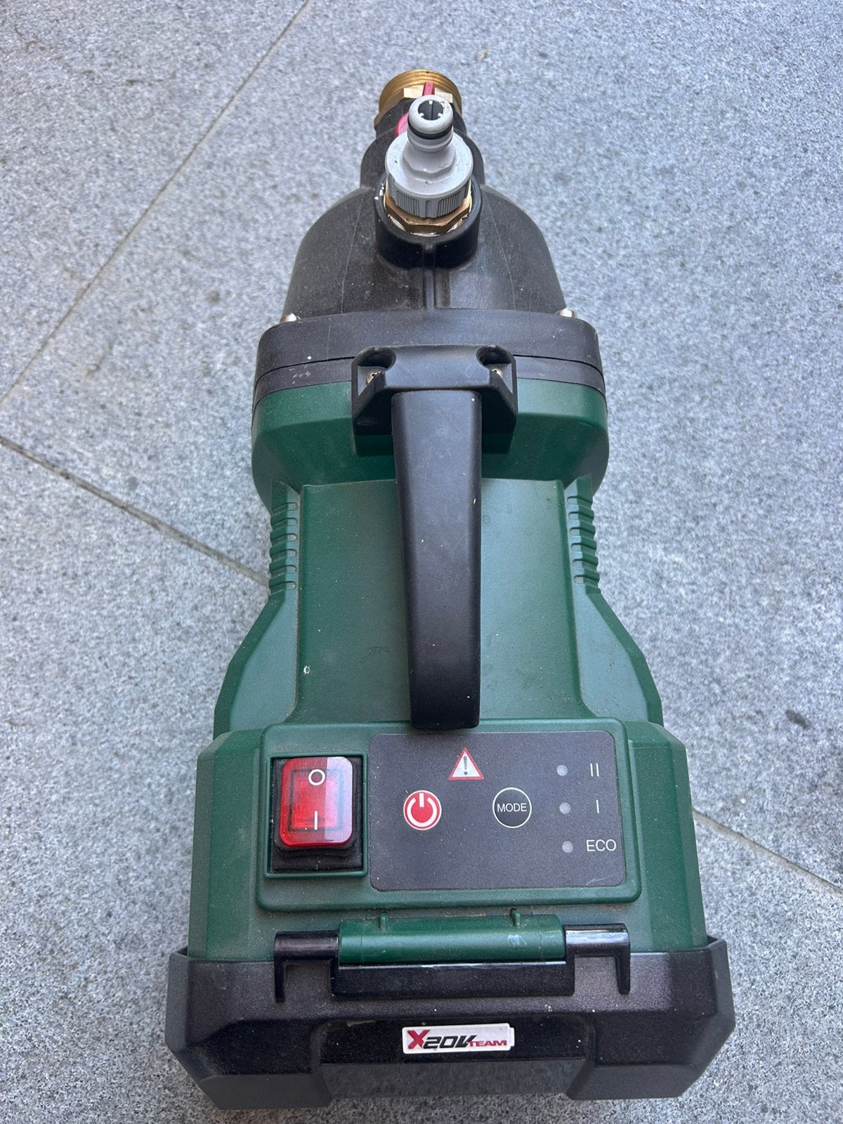 Waterpomp op batterij, Tuin en Terras, Waterpompen, Ophalen, Zo goed als nieuw