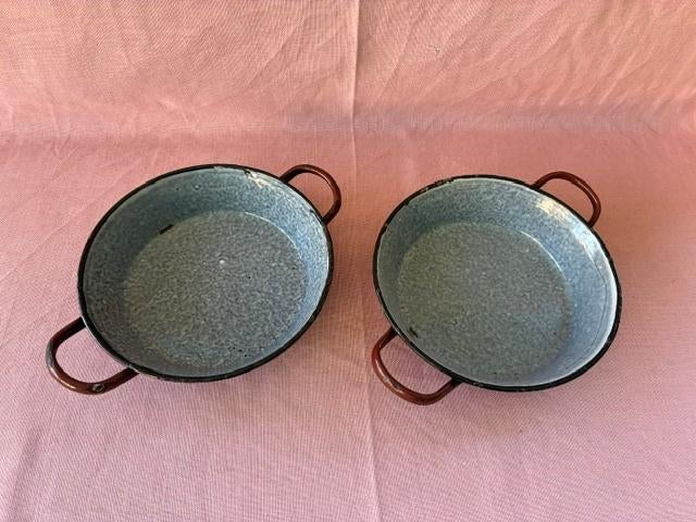 2 kleine emaille pannetjes, Ophalen of Verzenden