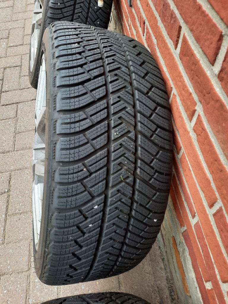19inch wielset met recente winterbanden, Auto-onderdelen, Gebruikt, Banden en Velgen, Winterbanden, 235 mm