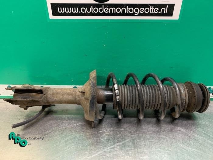 Barre amortisseur avant droit d'un Volkswagen Golf (Golf 91-, Volkswagen, -, 3 mois de garantie, Utilisé