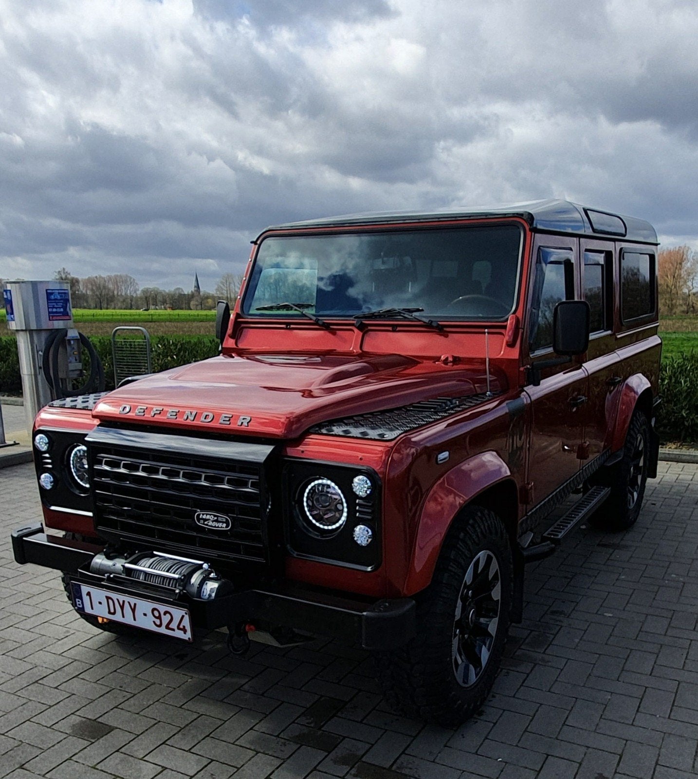 Defender 110 de 2007. FONCTIONNE AVEC UN LOOK V8, Autos, Rouge, Cuir et Alcantara, Achat, 7 places