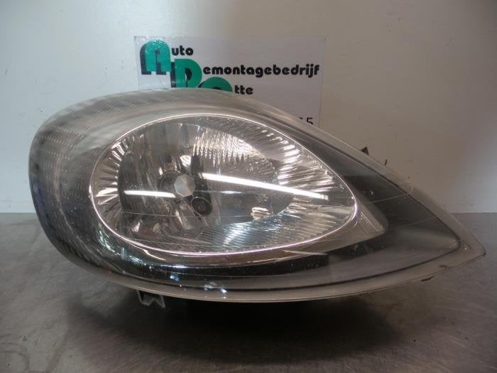 Phare droit d'un Renault Trafic (Trafic 01-), Renault, -, 3 mois de garantie, Utilisé