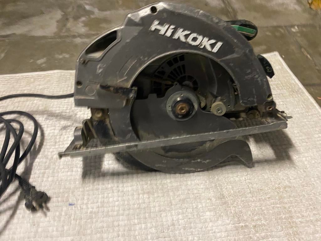 Cirkelzaag hikoki, Bricolage & Construction, Enlèvement, Utilisé, 1200 watts ou plus, Scie circulaire