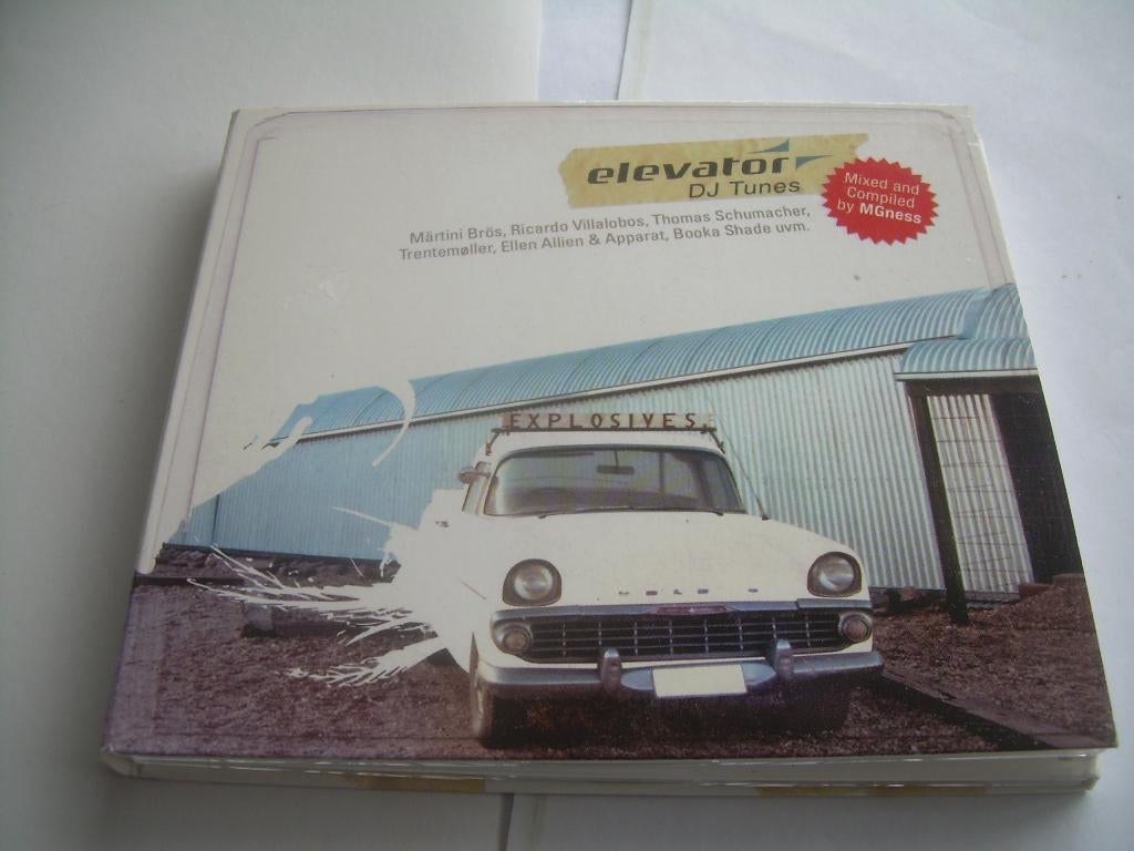2 CD S - ELEVATOR DJ TUNES, Ophalen of Verzenden, Zo goed als nieuw, Dance, Boxset