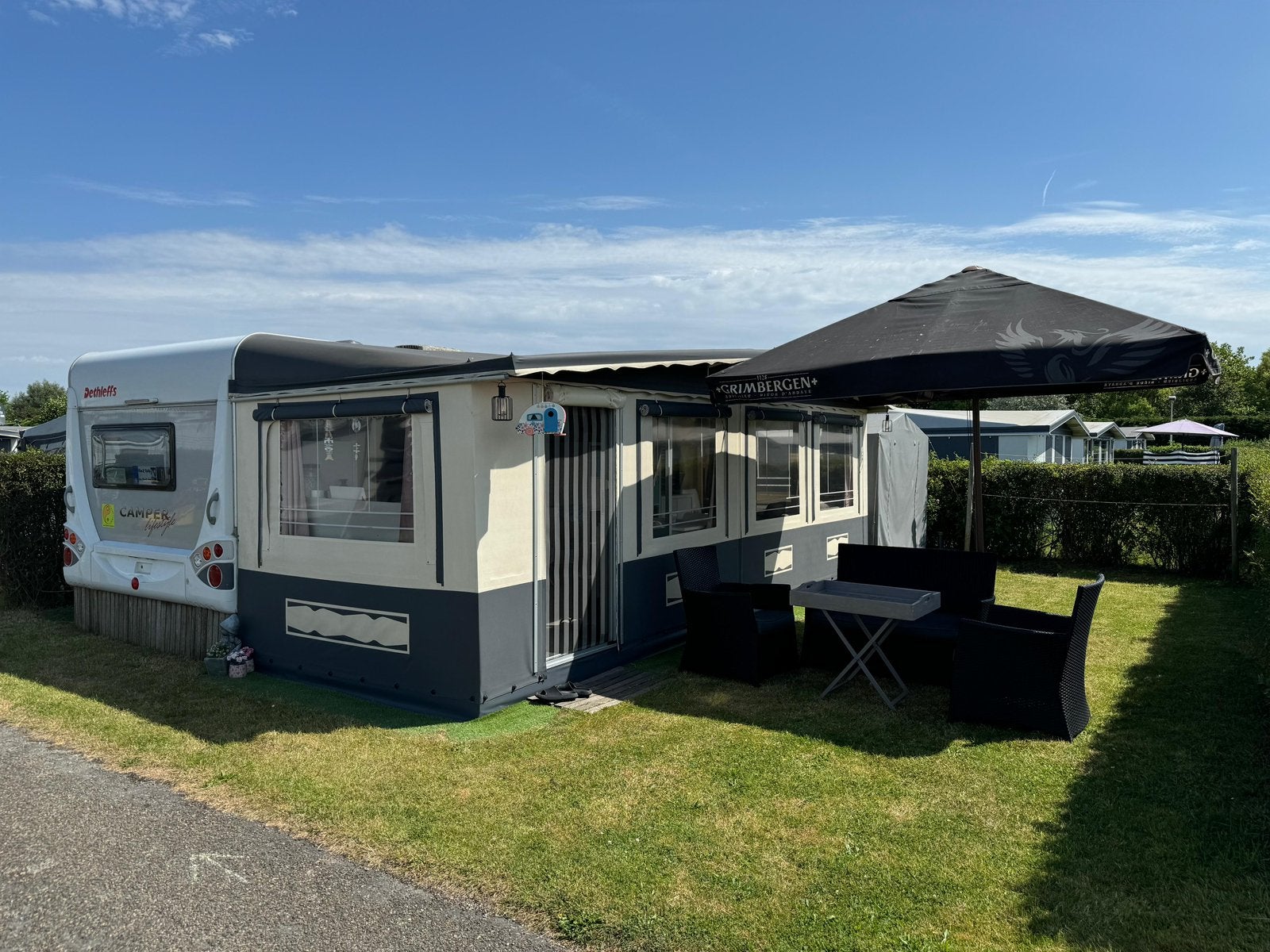 Caravan Dethleffs Lifestyle 560, Caravans en Kamperen, Rondzit, Frans bed, 7 tot 8 meter, Particulier