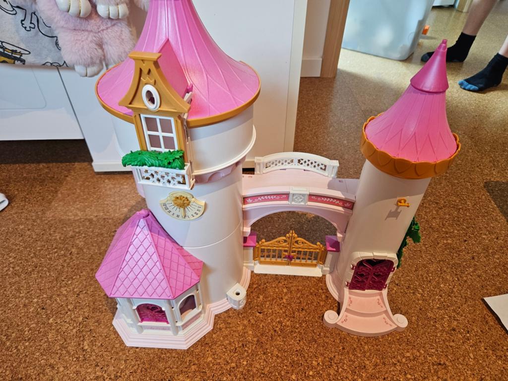 Playmobil kasteel met accesoires, Enfants & Bébés, Jouets | Maisons de poupées, Enlèvement, Accessoires