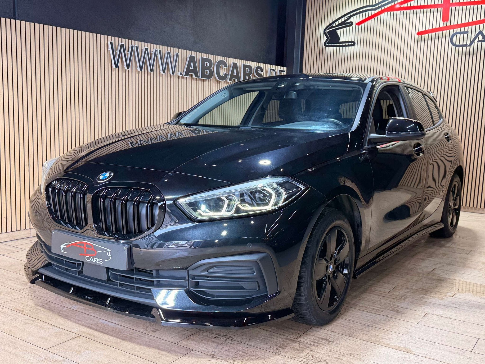 BMW 1 Serie 116 dA * GARANTIE 12 MOIS * 1ER PROP * LOOK PACK, Auto's, Automaat, Gebruikt, 116 pk, Zwart