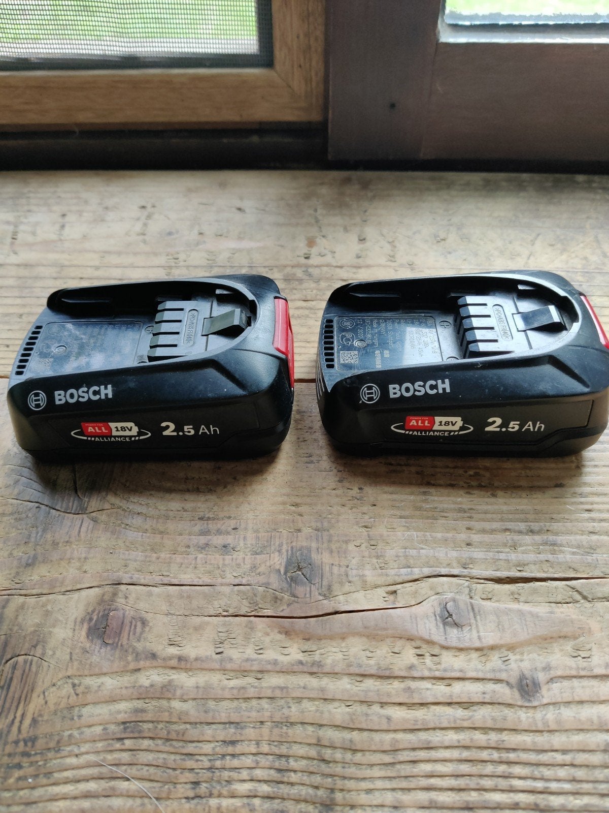 2 stuks Bosch 18v batterij 2,5ah, Ophalen, Gebruikt