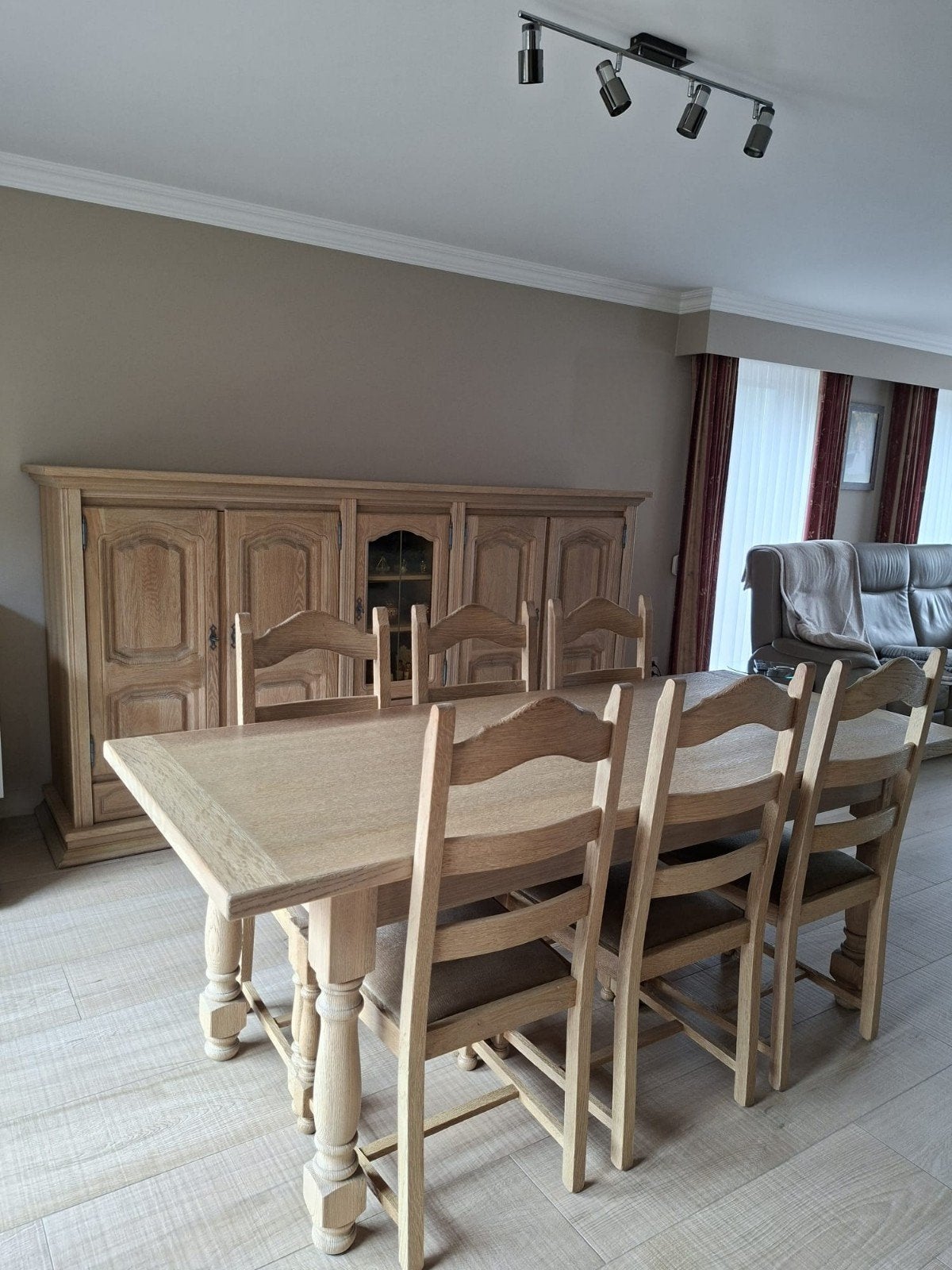 Gezandstraalde eiken eetkamer: 2 kasten-tafel - 6 stoelen, Enlèvement