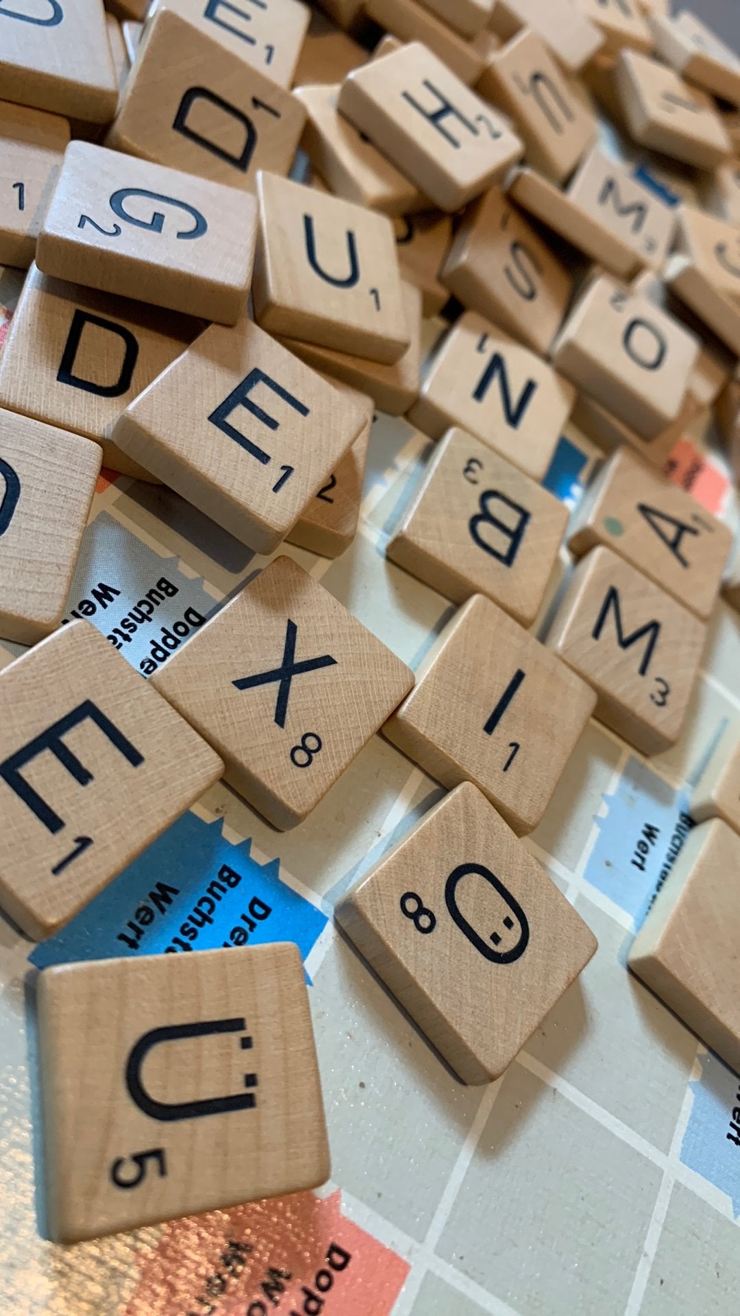 SCRABBLE en Allemand - ancien pieces pieces bois, Enlèvement