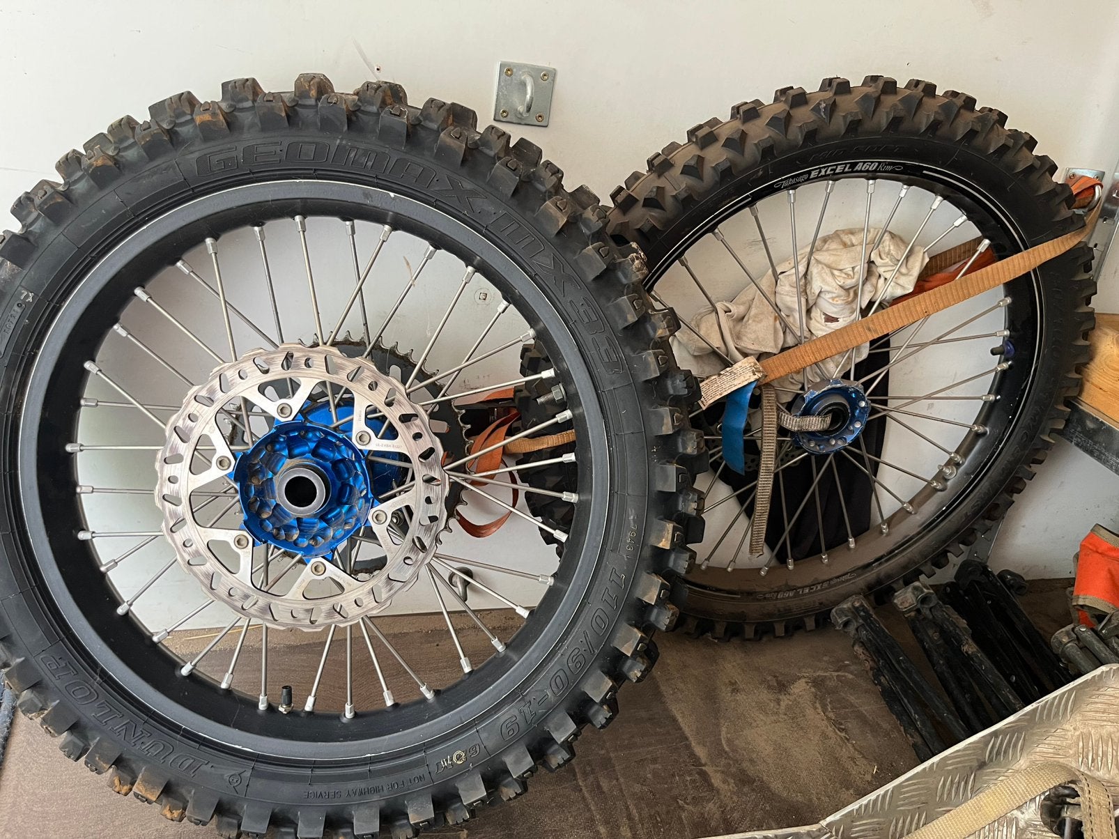 Haan wielen yzf, Motoren, Ophalen