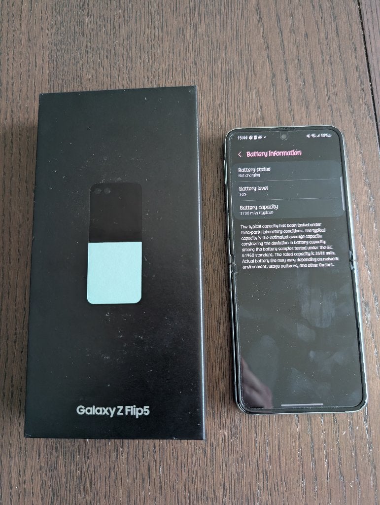 Samsung Flip 5, Télécoms, 10 mégapixels ou plus, Enlèvement ou Envoi, Autres couleurs, Utilisé