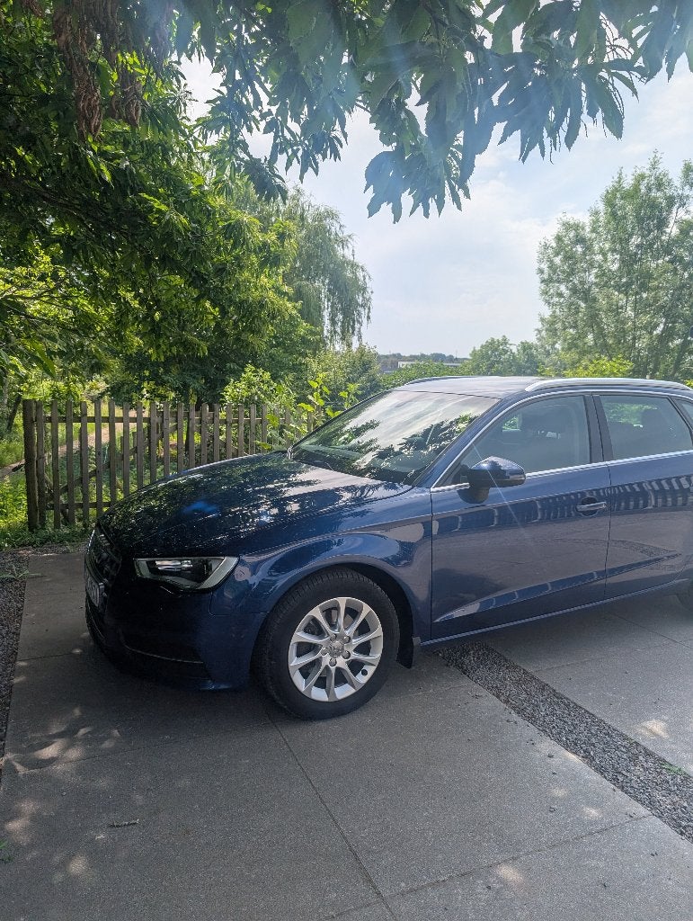Audi A3 Sportback blauw, Autos, 1197 cm³, Achat, Capteur de stationnement, Noir