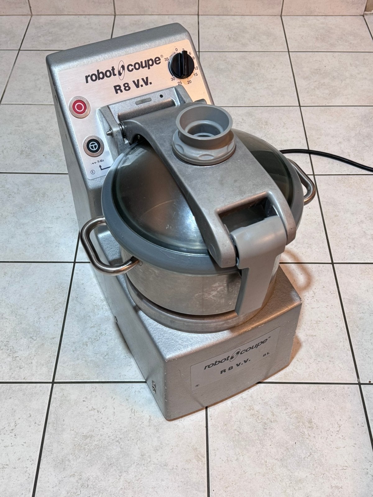 Cutter Robot coupe R 8 V.V 220v, Ophalen of Verzenden
