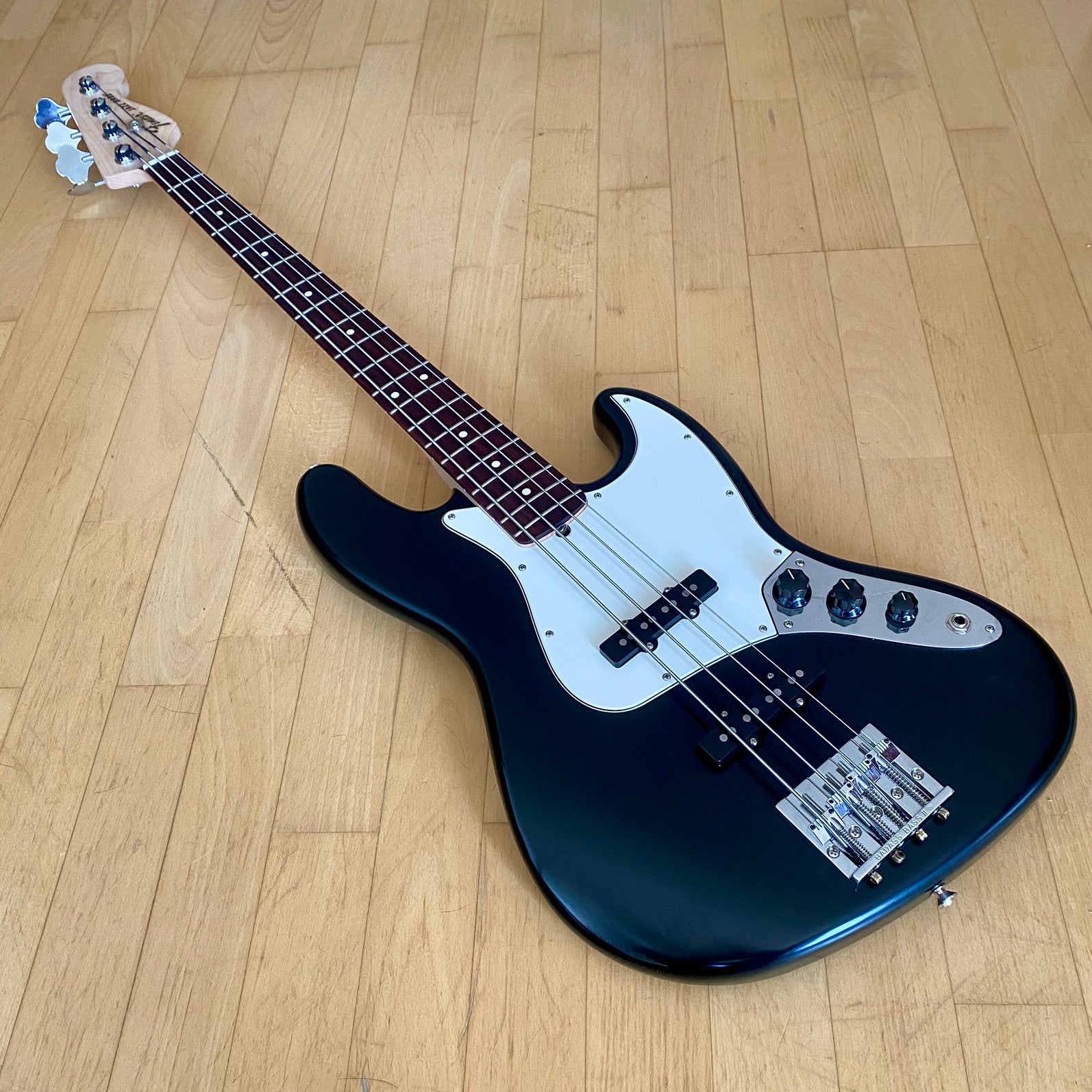 Fender Highway one USA jazz bass 2009 - 4,2kg, Musique & Instruments, Instruments à corde | Guitares | Basses, Enlèvement ou Envoi