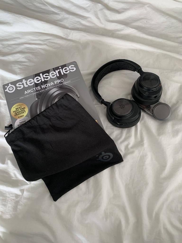 SteelSeries Arctis Nova Pro, Computers en Software, Headsets, Gebruikt, Over-ear, Bedraad, Gaming headset, Inklapbare microfoon