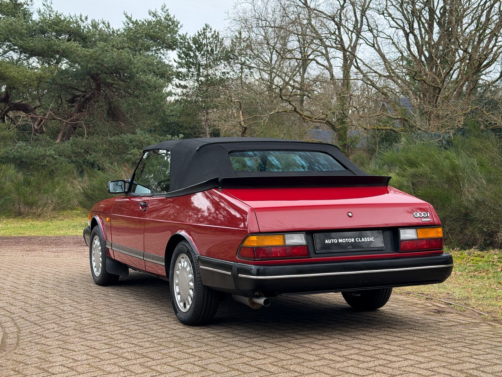 Saab 900 Cabriolet 2.0i 16V | Cherry Red | Oldtimer, Auto's, Voorwielaandrijving, 4 zetels, Zwart, 4 cilinders