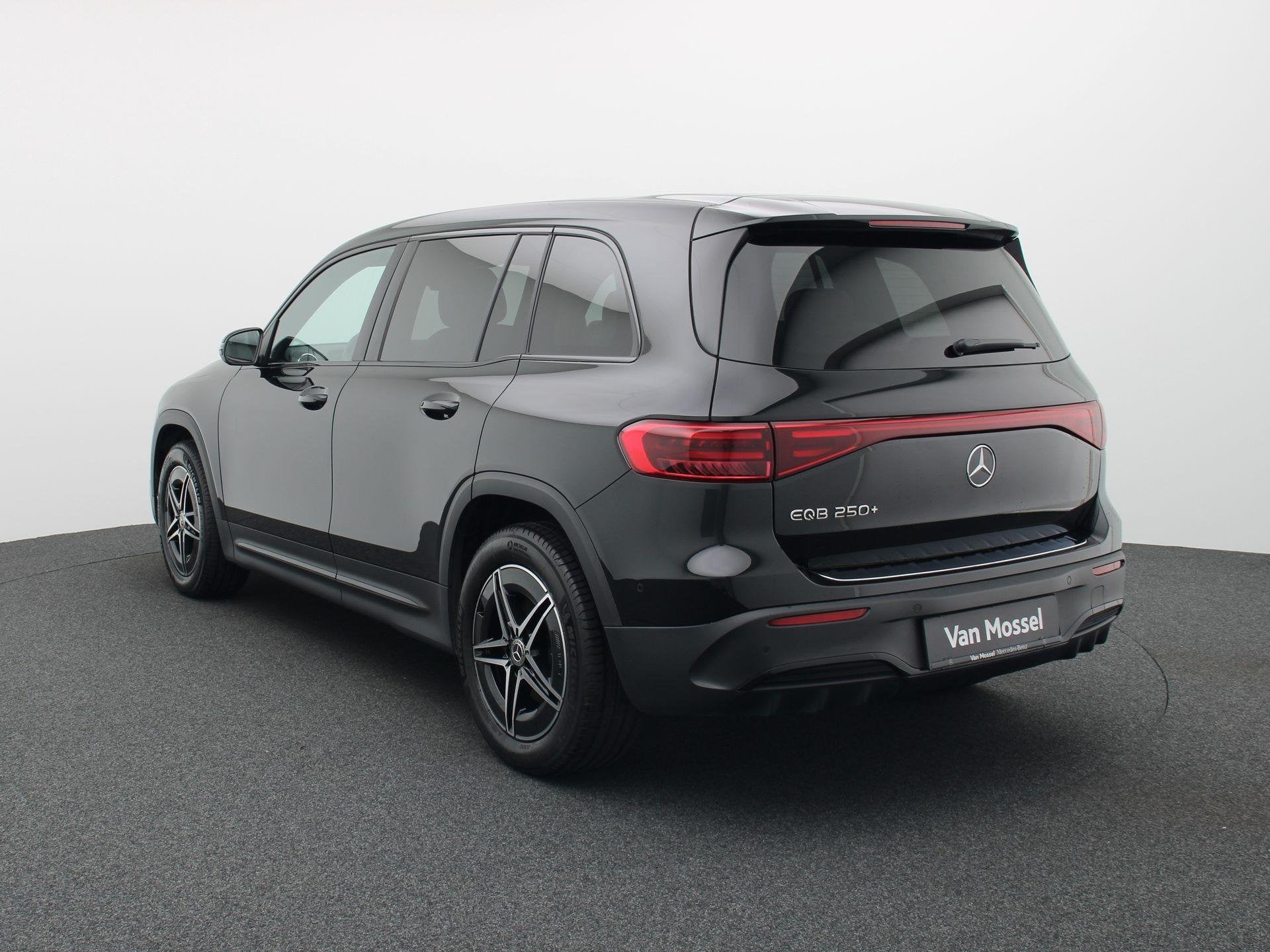 Mercedes-Benz EQB 250+ AMG Line + LEDER + CARPLAY +, Auto's, Mercedes-Benz, Dealer onderhouden, Stof, Gebruikt, EQB