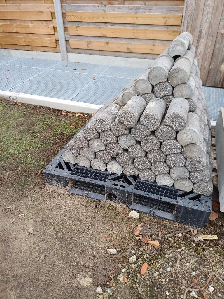 Betonnen palissades, Ophalen, Gebruikt