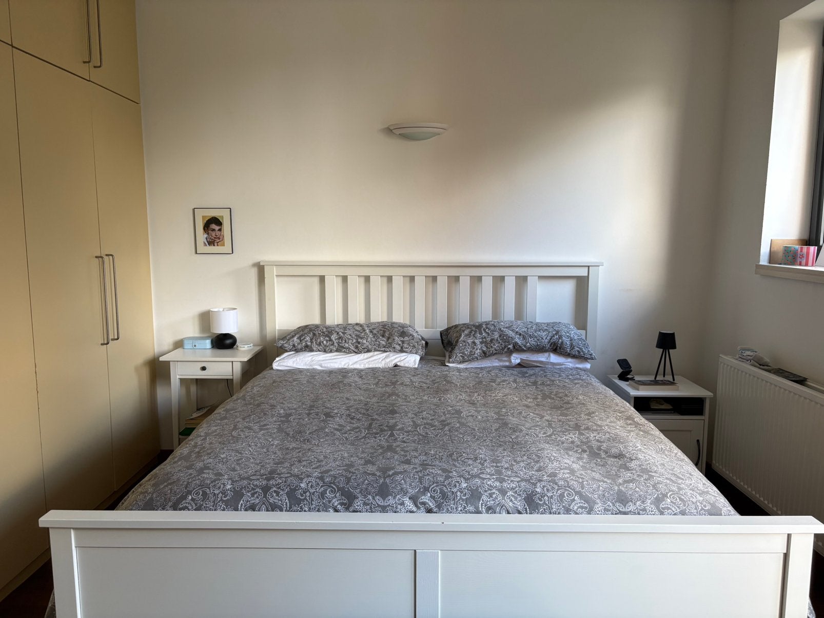 King size bed frame 180 x 200 - used like new (, Maison & Meubles, Enlèvement, Comme neuf, Deux personnes