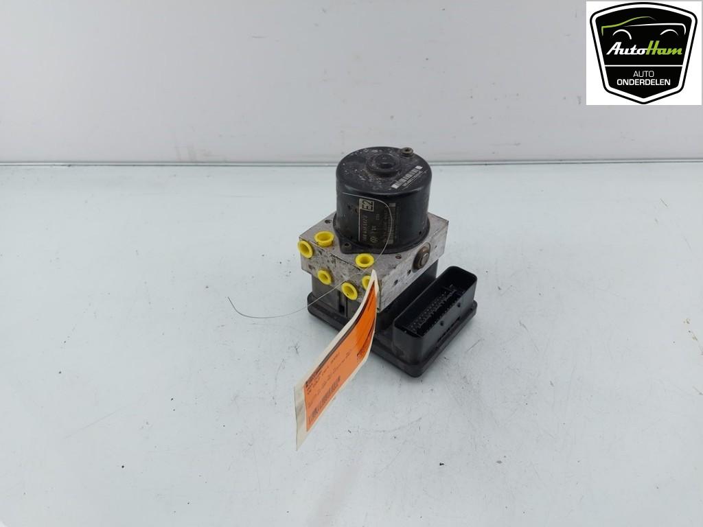 ABS POMP Volkswagen Golf V (1K1) (02-2001/12-2010), Gebruikt, Volkswagen