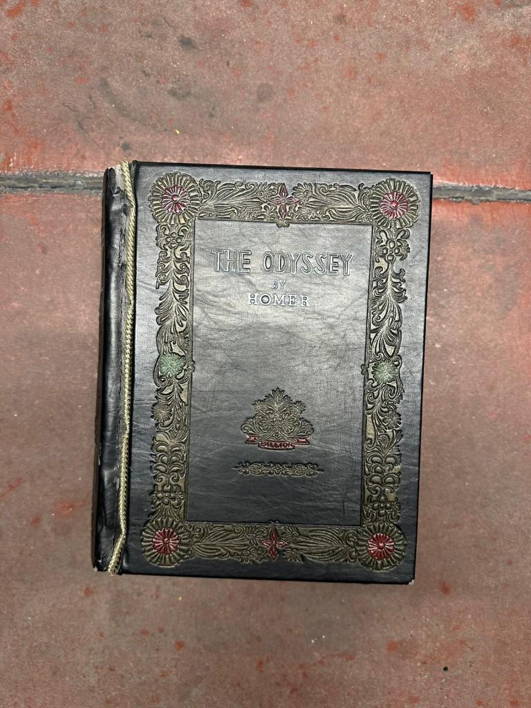 Coffret bar secret "The Odyssey" – livre déguisé vintage, Enlèvement