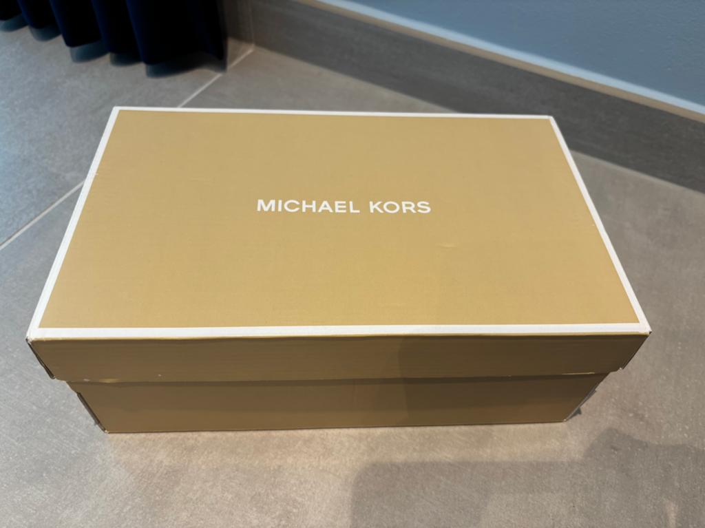 Michael Kors - Plate Thong Sandal (37), Kleding | Dames, Ophalen of Verzenden, Nieuw, Sandalen of Muiltjes