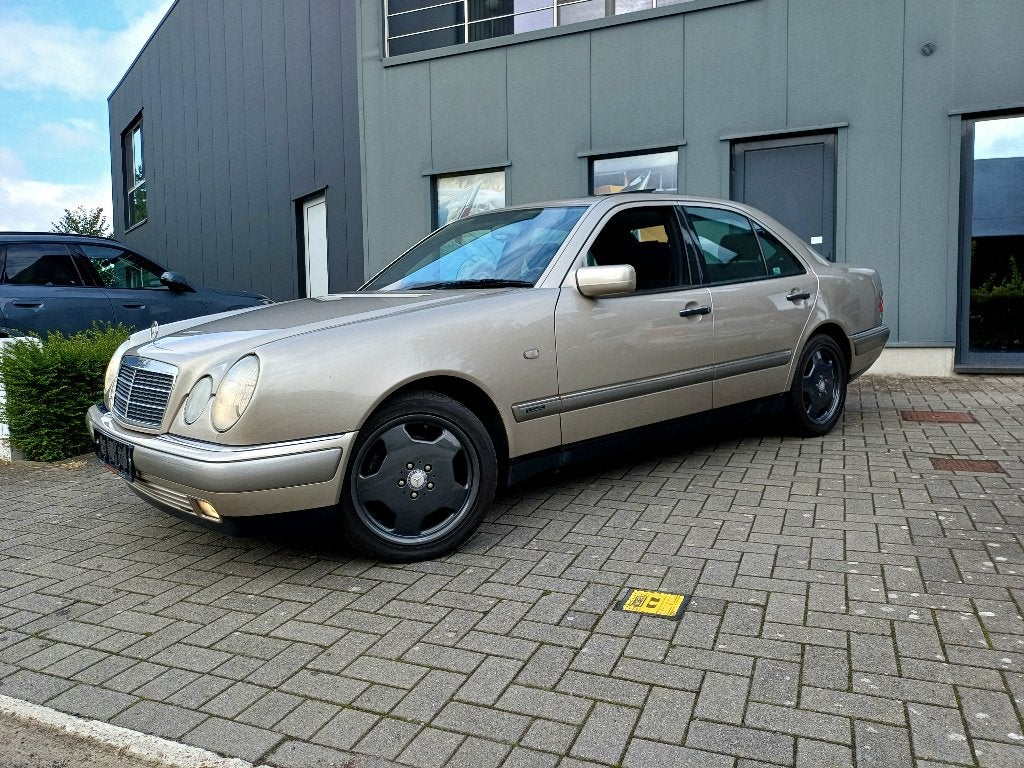 mercedes E280**oldtimer**weinig km**gekeurd**, Autos, Euro 2, Argent ou Gris, Achat, Cruise Control