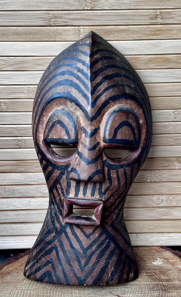 Masque africain : bois peint–motifs géométriques–déco murale, Diensten en Vakmensen, Interieuradviseurs, Interieuradvies