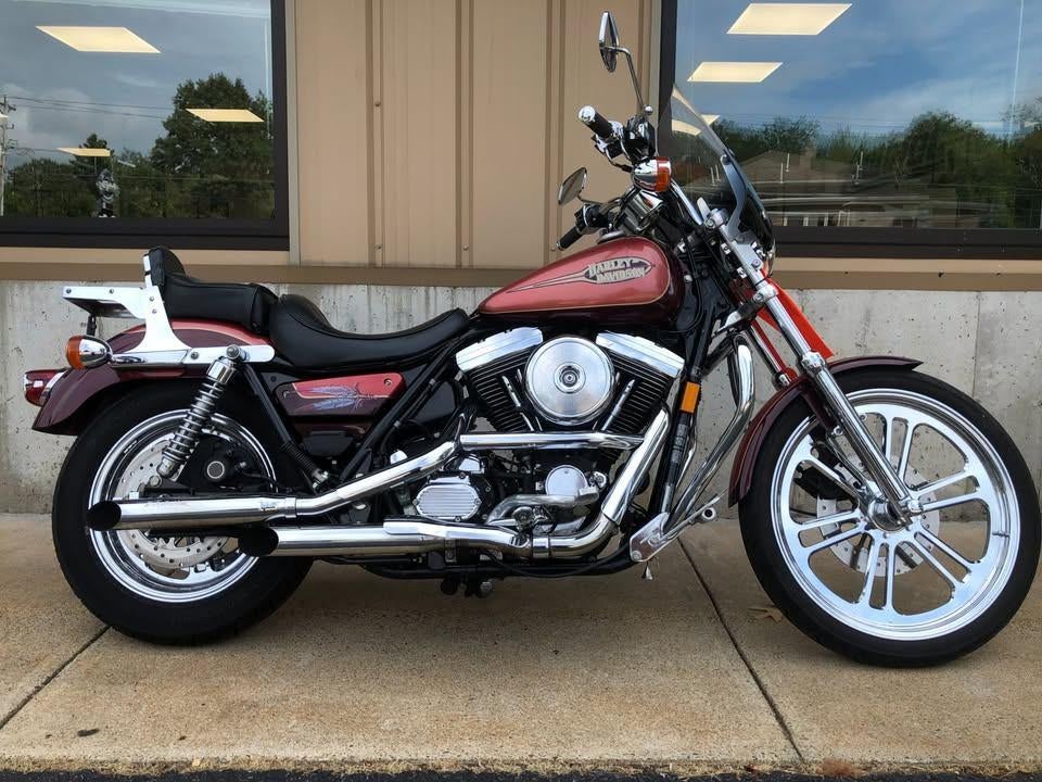 Recherche Harley Davidson FXLR low rider custom, Plus de 35 kW, 1340 cm³, 2 cylindres, Particulier
