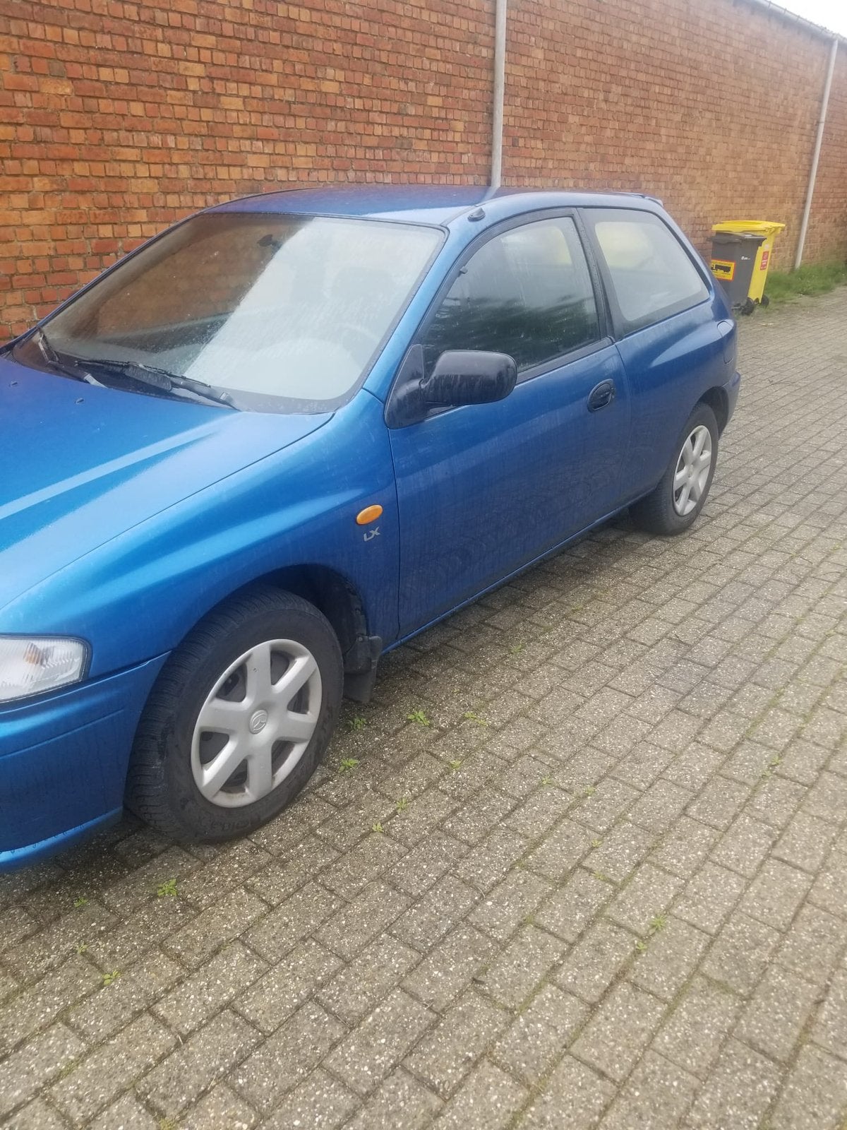 Mazda 323 Automaat Airco / 1.5 benzine / 149000 kms, Auto's, Automaat, Bedrijf, Centrale vergrendeling, Te koop