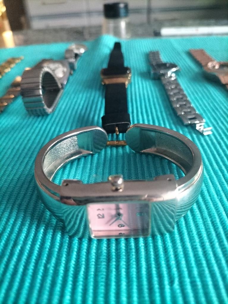 Lot de montres femmes vintage et contemporaine 11 pièces, Enlèvement