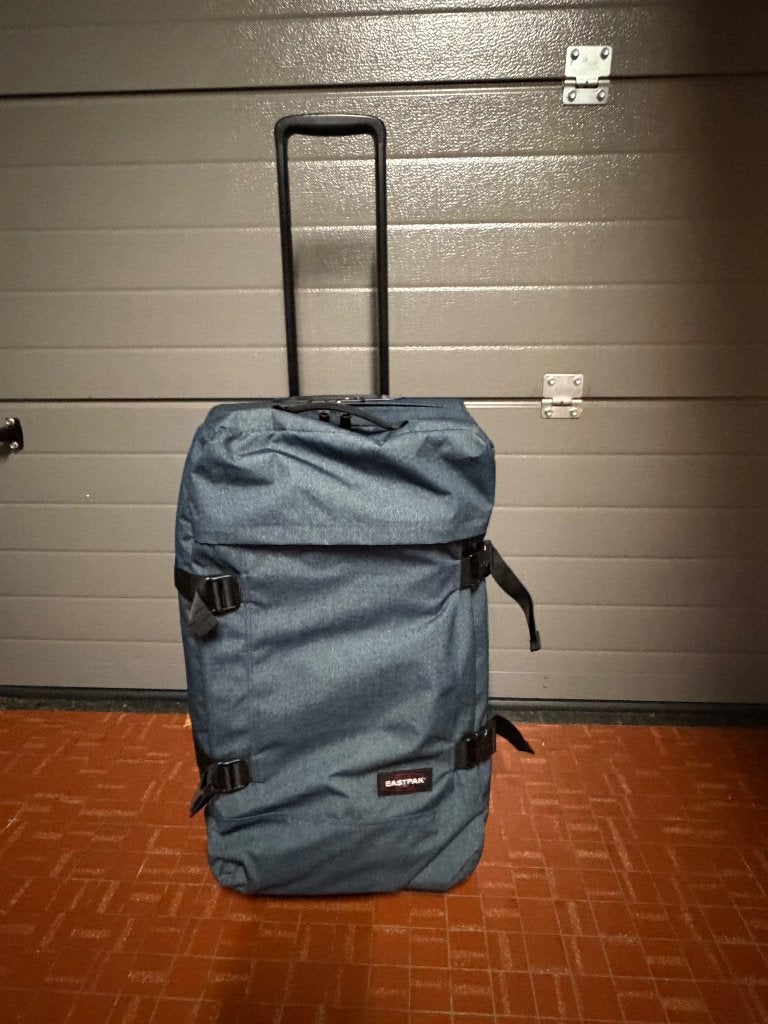 Eastpak reistas, Handtassen en Accessoires, Ophalen, Uitschuifbare handgreep, 30 cm of meer, Blauw
