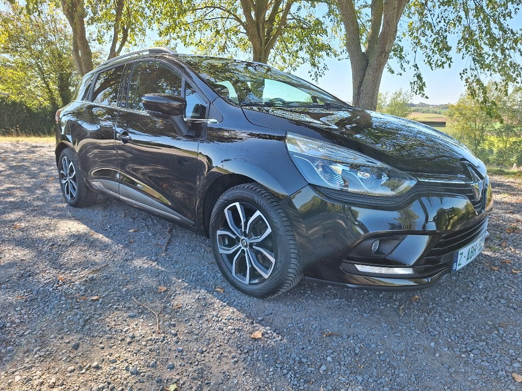 Renault Clio grandtour met garantie, Auto's, Voorwielaandrijving, Stof, Parkeersensor, Zwart