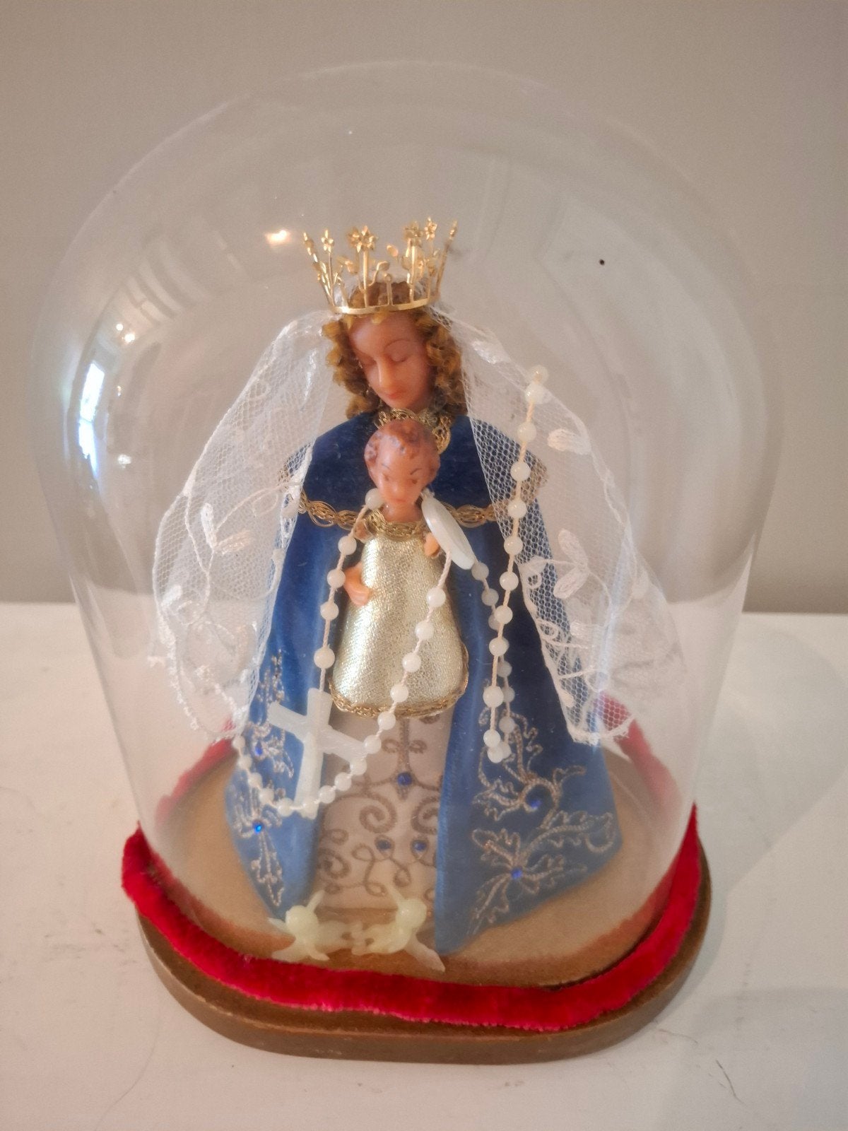 Vierge vintage avec l'enfant Jésus sous une cloche, Matériau naturel, Enlèvement ou Envoi, Comme neuf, Fait main