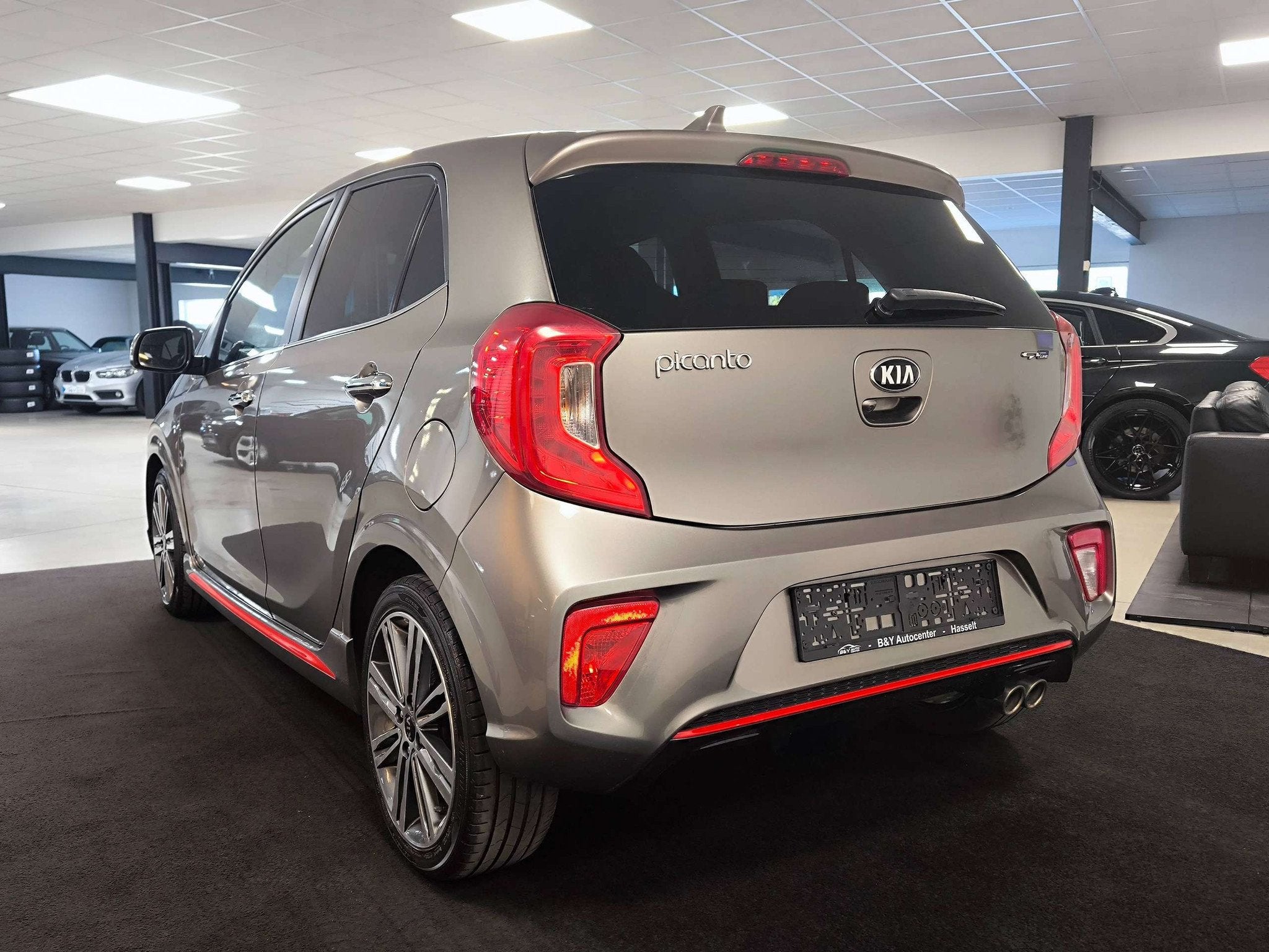 Kia Picanto 1.2i GT Line Automaat / Carplay / Leder, Auto's, Gebruikt, 4 cilinders, Overige brandstoffen, Zwart