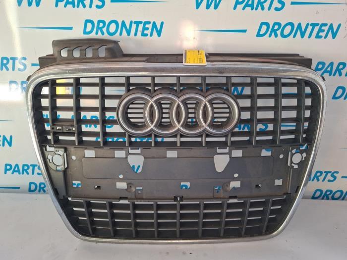Calandre d'un Audi A4, Autos : Pièces & Accessoires, Carrosserie & Tôlerie, Audi, Utilisé, 3 mois de garantie, Enlèvement ou Envoi