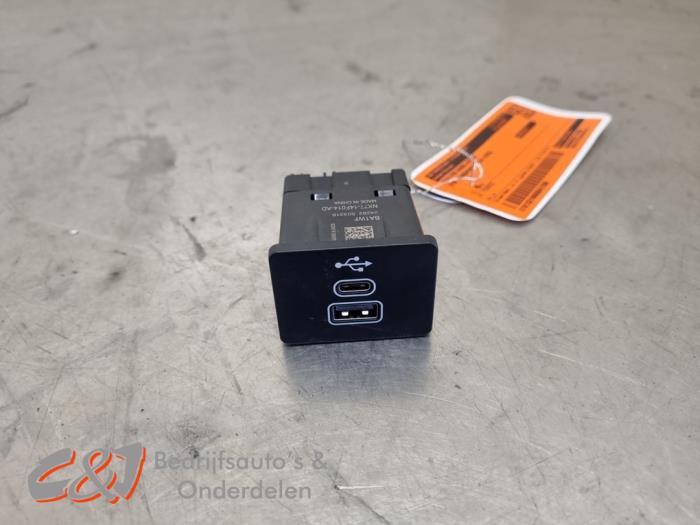 AUX/USB aansluiting van een Volkswagen Transporter, Auto-onderdelen, Gebruikt, -, Volkswagen, -