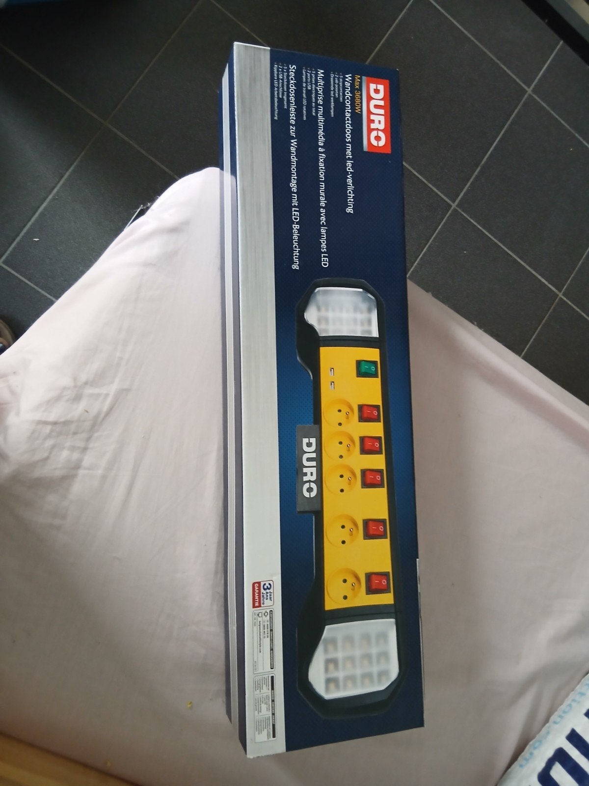 wandcontactdoos met led verlichting, Doe-het-zelf en Bouw, Ophalen