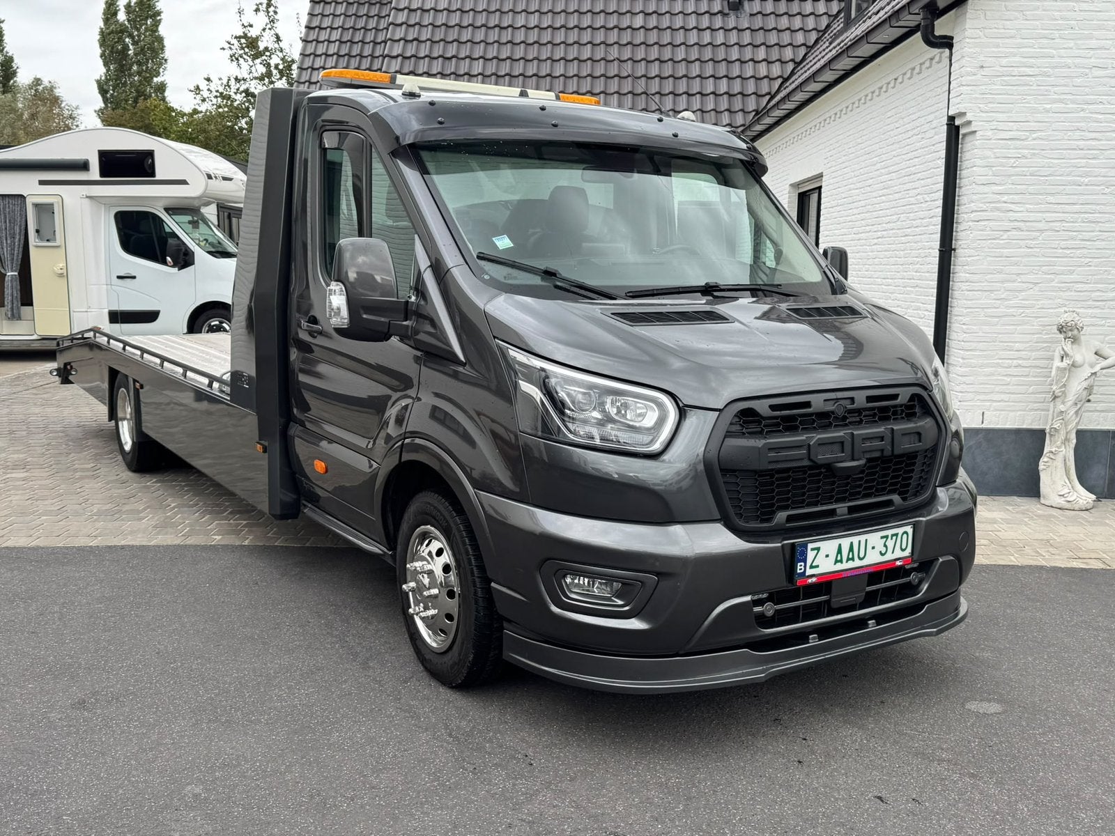 Ford Transit avec plate-forme de cour, Cuir, Achat, Euro 6, Entreprise