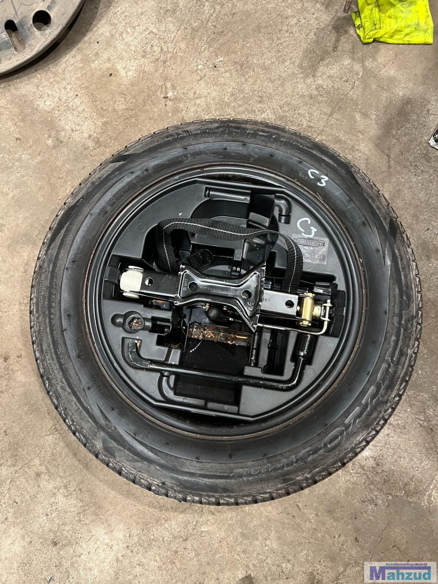 CITROEN C3 Thuiskomer reservewiel krikset 4x108 65.1 15 inch, Gebruikt, Stellantis N.V., Band(en), Taurusavenue 1
2132 LS  Hoofddorp, NL