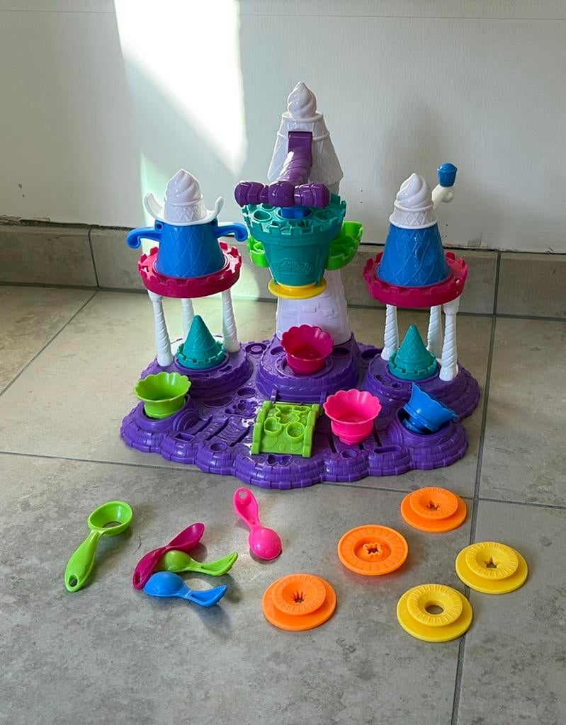 Play-Doh ijsjesmaker, Ophalen of Verzenden, Zo goed als nieuw, Knutselen