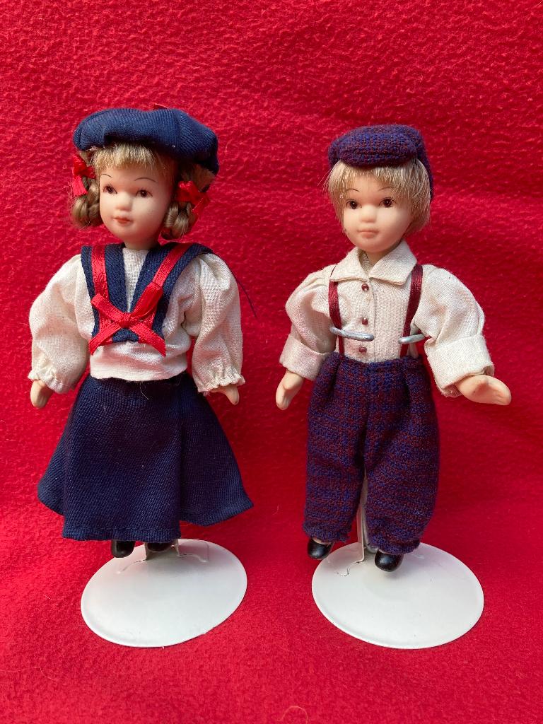 2 poppetjes, Ophalen of Verzenden, Zo goed als nieuw, Pop