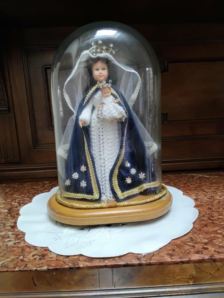 Antieke Lieve vrouw onder stolp. Hoogte 33 cm., Antiek en Kunst, Ophalen