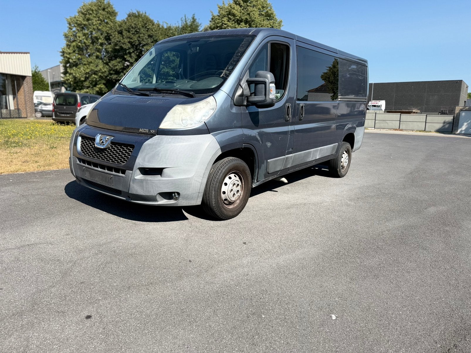 Te koop Peugeot Boxer 3.0 HDI km185000 jaar 2011, Auto's, Bestelwagens en Lichte vracht, 5 deurs, Euro 4, Zilver of Grijs, Te koop