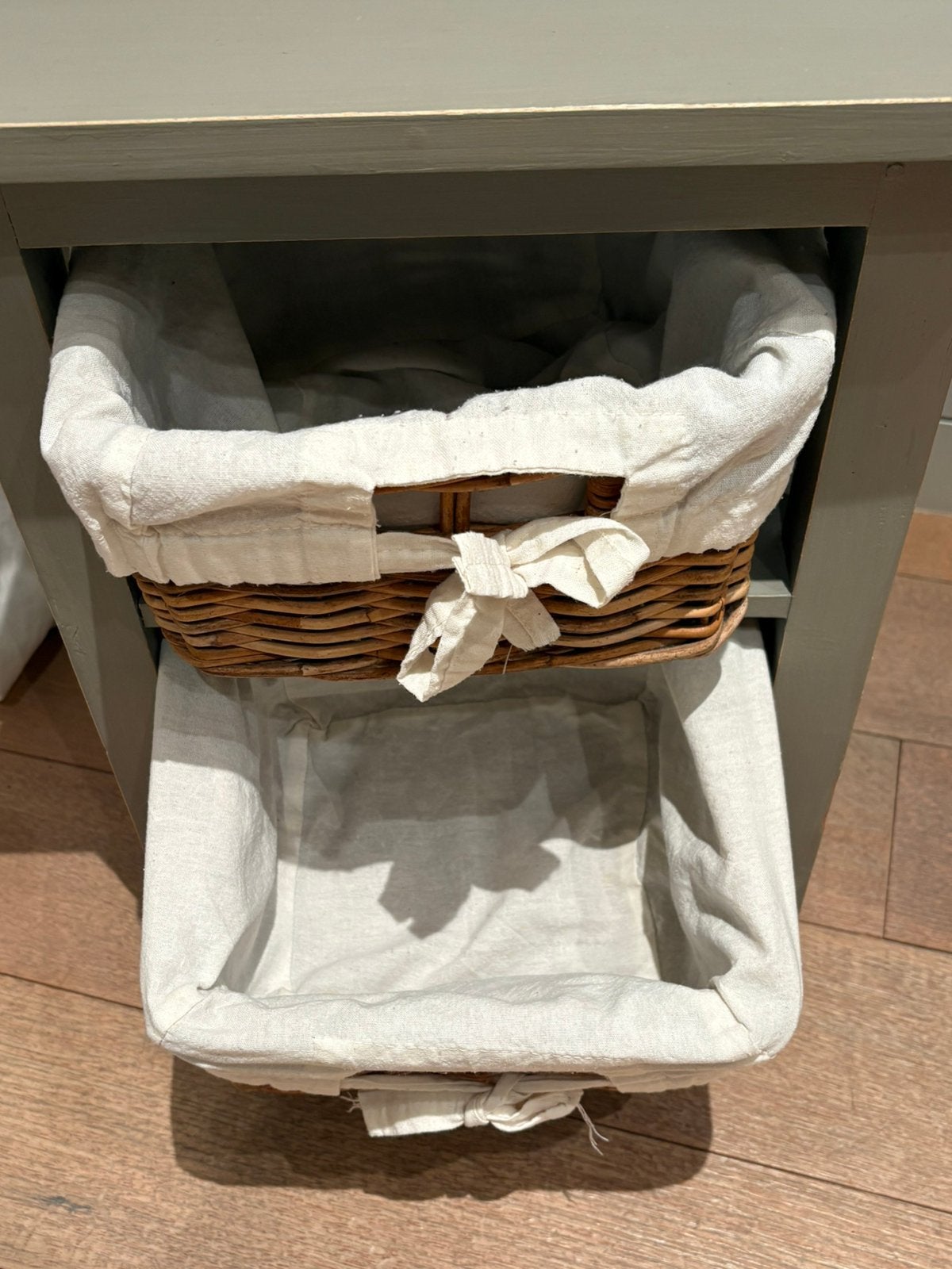 Twee landelijke nachtkastjes, Huis en Inrichting, Ophalen, Gebruikt, Minder dan 45 cm, Minder dan 55 cm